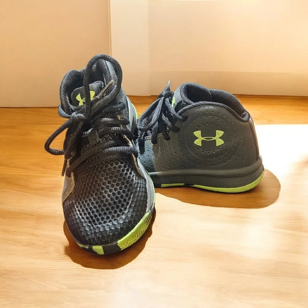 Under Armour Kids' Black and Neon Green Sneakers, Sz 12 - Picture 1 of 6